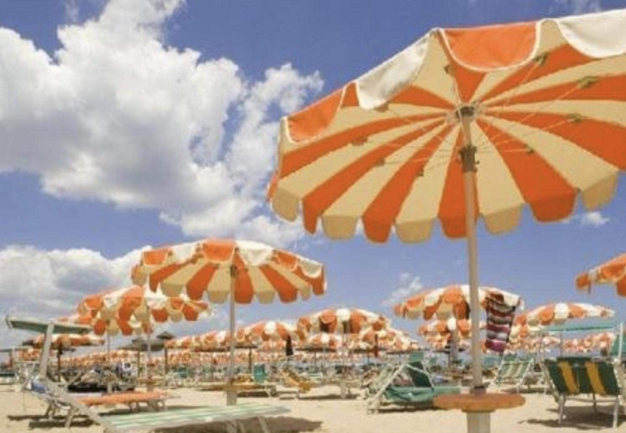 Hotel Bonaria Римини Экстерьер фото