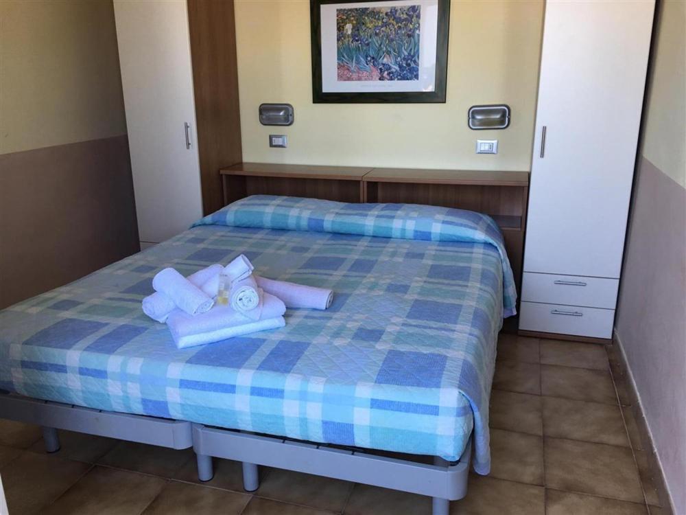 Hotel Bonaria Римини Экстерьер фото